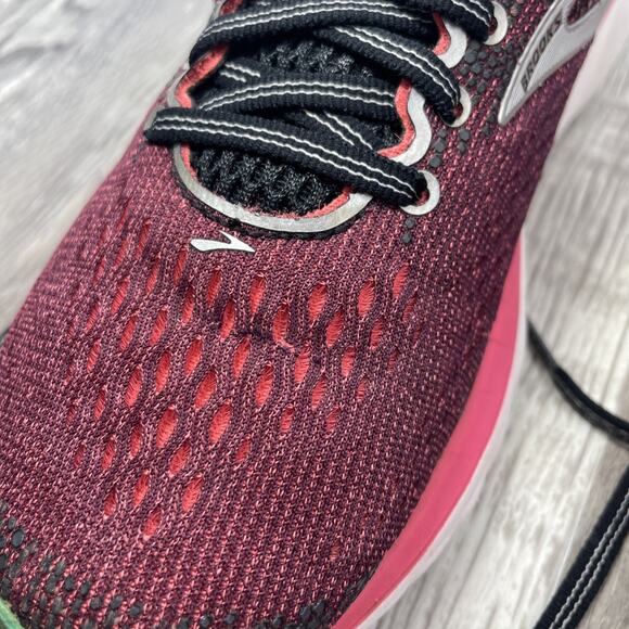 Brooks Ghost 11 Red Running Shoes Womens size 7 B medium - Picture 15 of 16